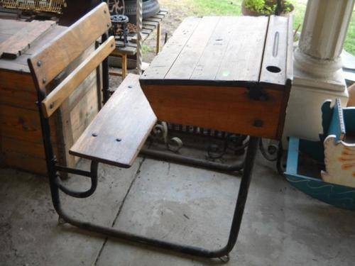 CRAZY PRICE!!! R1 NO RESERVE.  CHILD'S SINGLE SEATER SCHOOL DESK