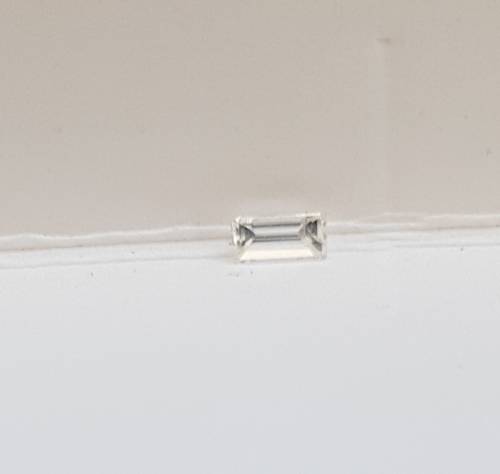 Diamond - 1 x 0.05 ct (5 pointer) Baguette  Colour G Clarity VS