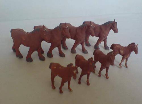 HO Scale figures - Horses x 8