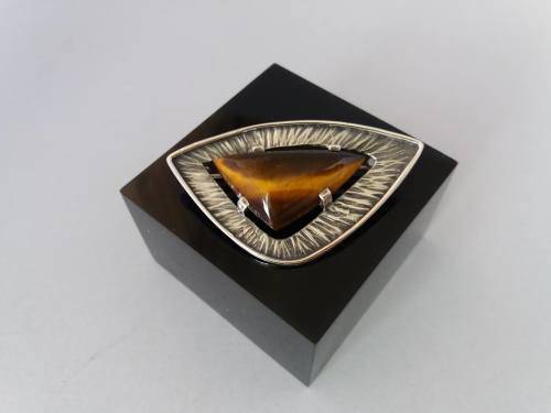 Vintage sterling silver and tiger's eye brooch