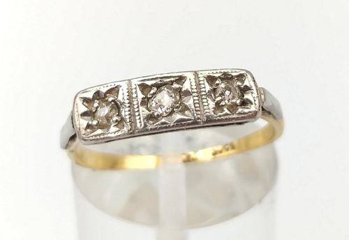 Antique 18ct gold and platinum ring set with three diamonds
