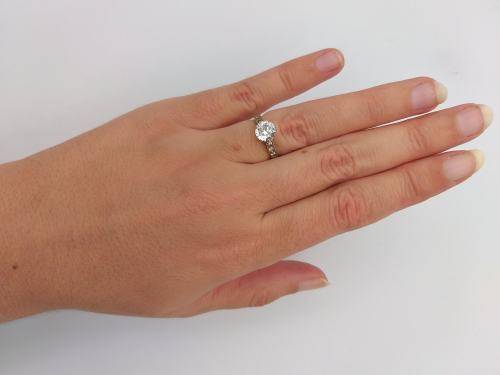 Vintage CZ solitaire set in 9ct gold