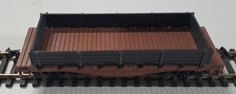 Model Trains HO 1 x Union Pacific Gondola, with plastic wheels & Horn hook couplers. Unboxed.