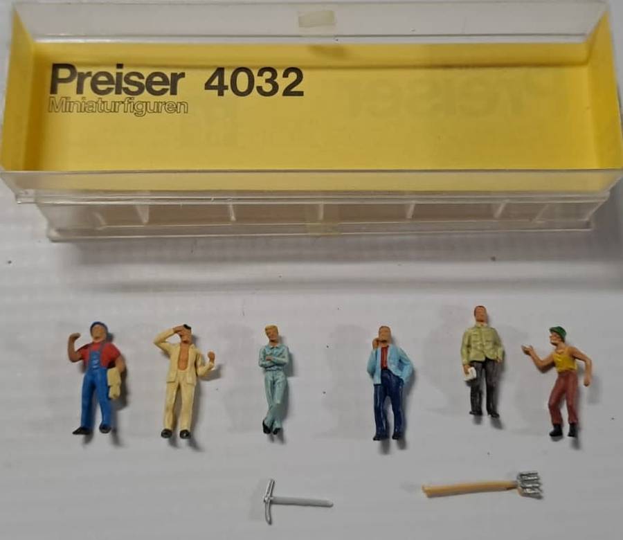 Model Trains HO 6 x Working men + tools.