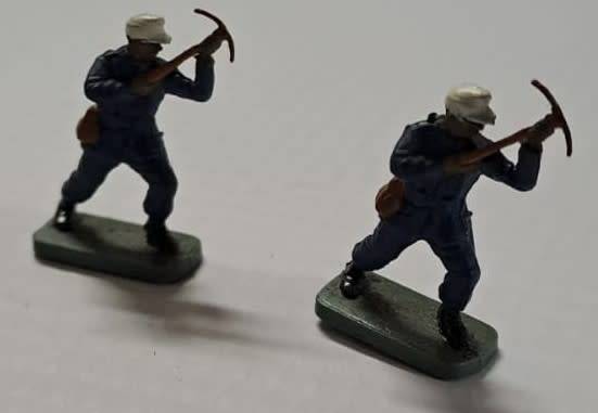 Model Trains HO Figures 2 x Workers in Mining industry