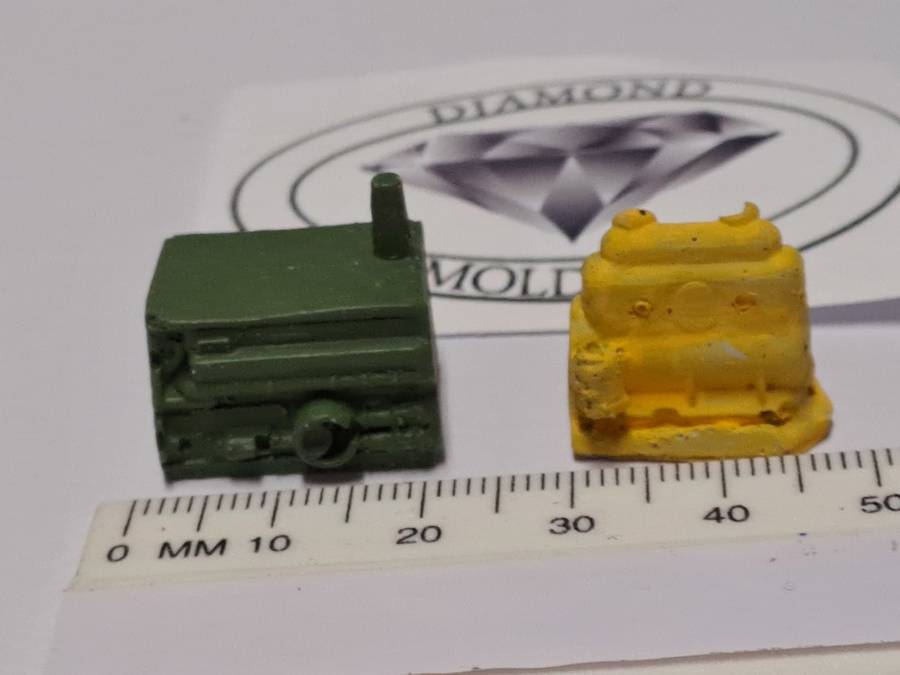 Model Trains HO 1 x Freight Load - Engines Loads x2 (small) - 18mm x 16mm x 20mm (green) 18mm x 13mm
