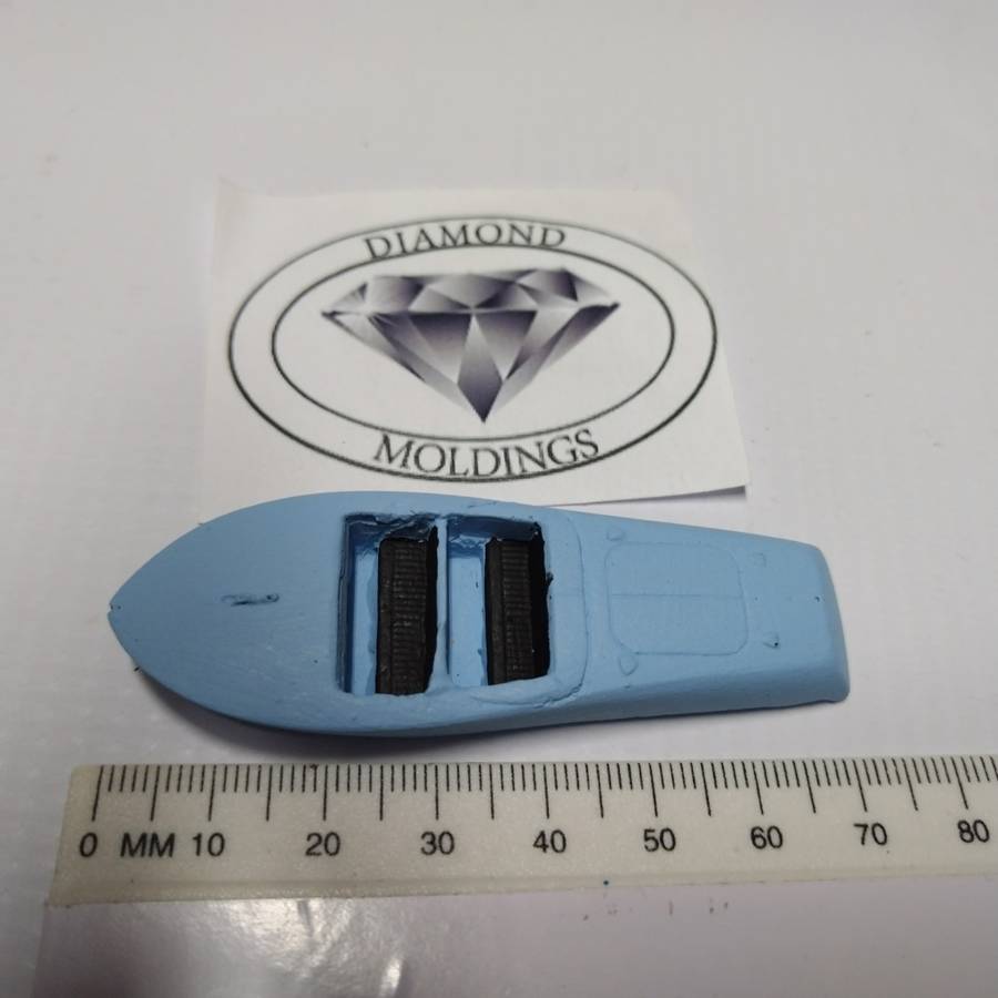 Model Trains HO 1 x Boat Ski (L. Blue) - 72mm x 25mm x 8mm