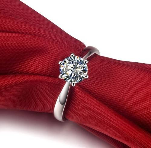 1 Carat Round Cut Solitaire 6 prong  Lovely  Engagement Ring