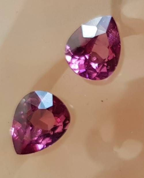 MALAYA GARNET 1.03cts STUNNING !! NATURAL RASPBERRY PINK