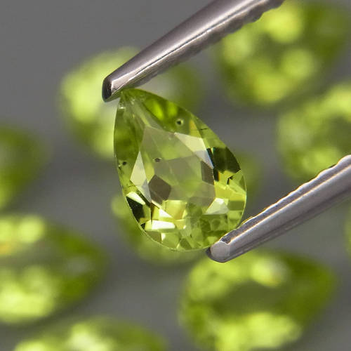 GREEN PERIDOT 6X4 MM PEAR CUT FACETED LOOSE  GEMSTONE