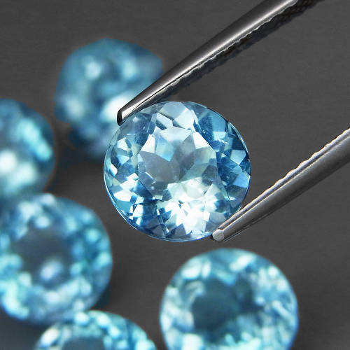 Baby Blue Topaz 2.34cts Round 8mm . Ravishing Color and Full Fire! Brazil