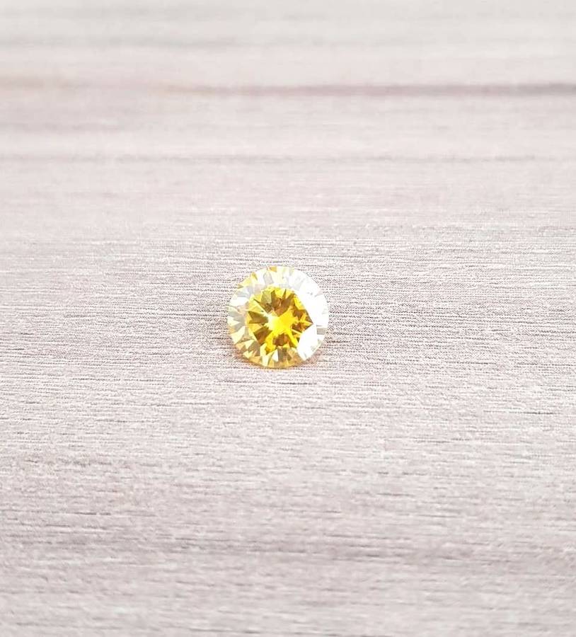2Cts MOISSANITE  GOLDEN YELLOW  VVSI  8mm ROUND **GRA Certified **BRILLIANT CUT