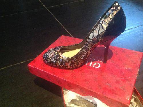 Guess Size SA 6 Shoes