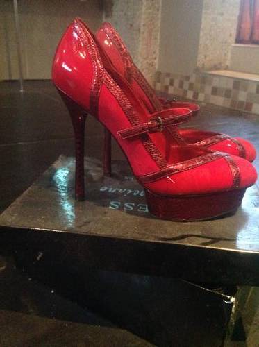 Guess SA size 6 shoes