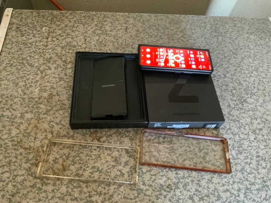 SAMSUNG  ZFOLD 3 DUAL SIM 256GB BLACK in the box