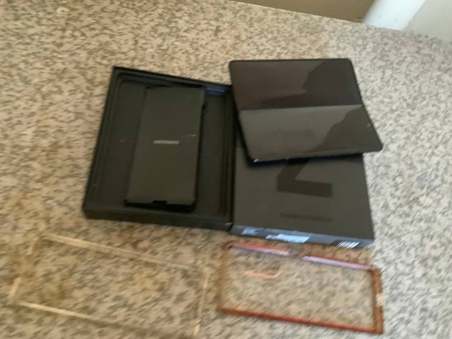 SAMSUNG  ZFOLD 3 DUAL SIM 256GB BLACK in the box