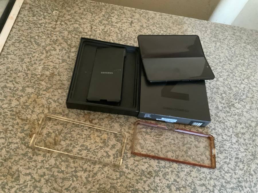 SAMSUNG  ZFOLD 3 DUAL SIM 256GB BLACK in the box