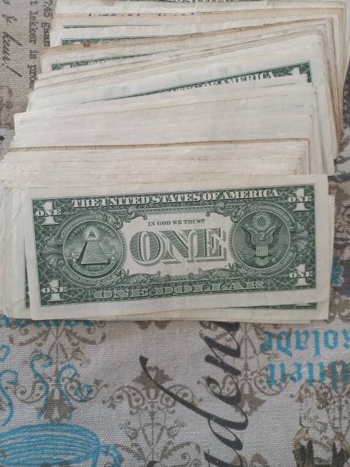 139 US one dollar notes