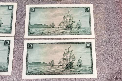 R10 - TW de Jongh - Nine notes - Good, used condition - Low price - Bid now!