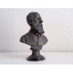 General Koos de la Rey bust by Phil Minnaar