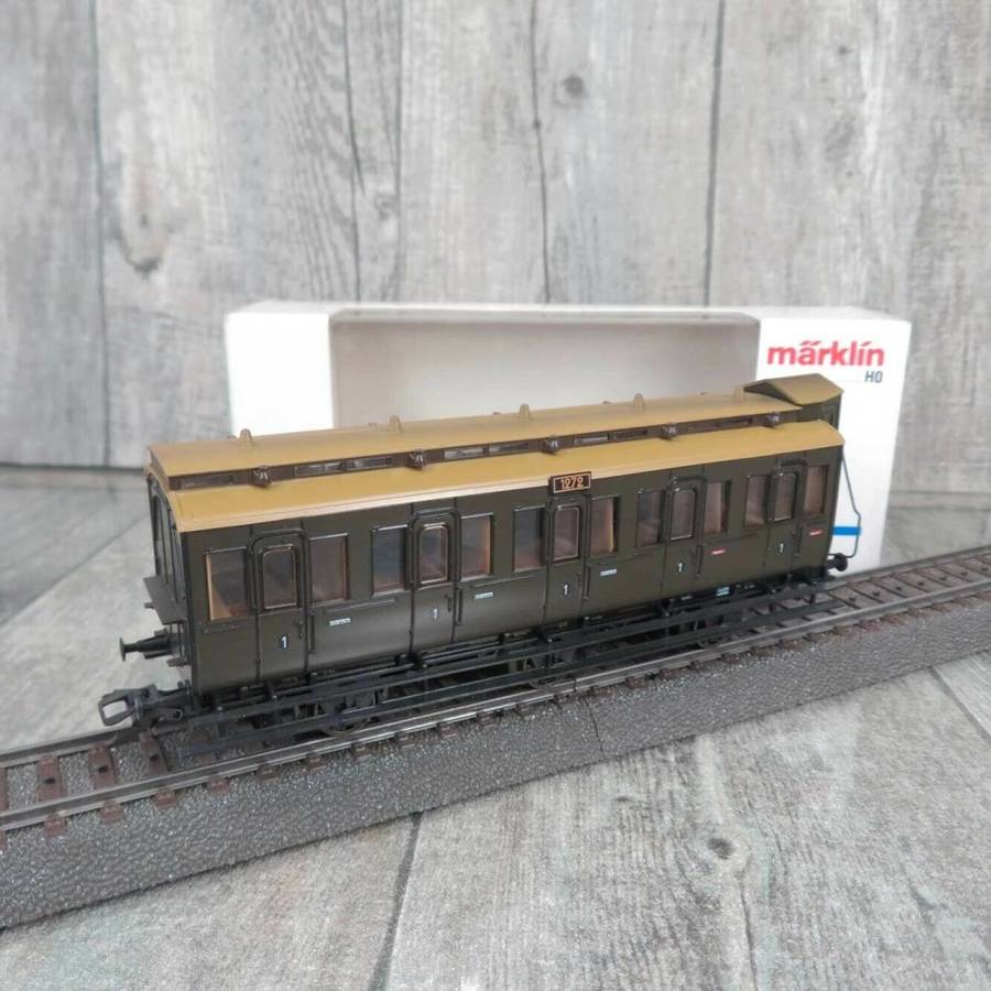 Marklin HO 4206 cl 1 compartment car