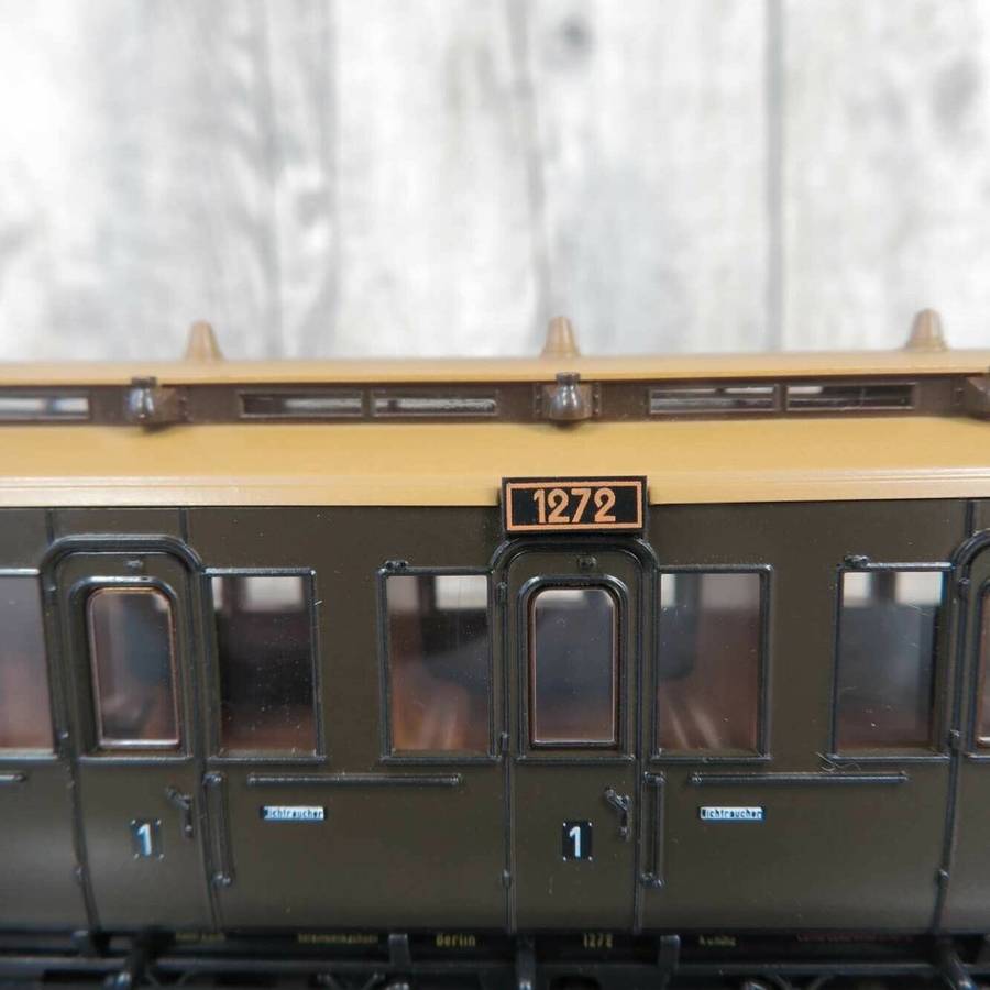 Marklin HO 4206 cl 1 compartment car