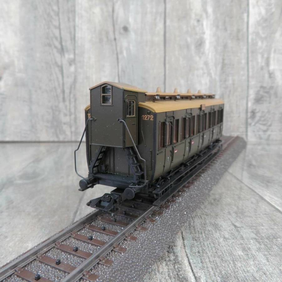 Marklin HO 4206 cl 1 compartment car