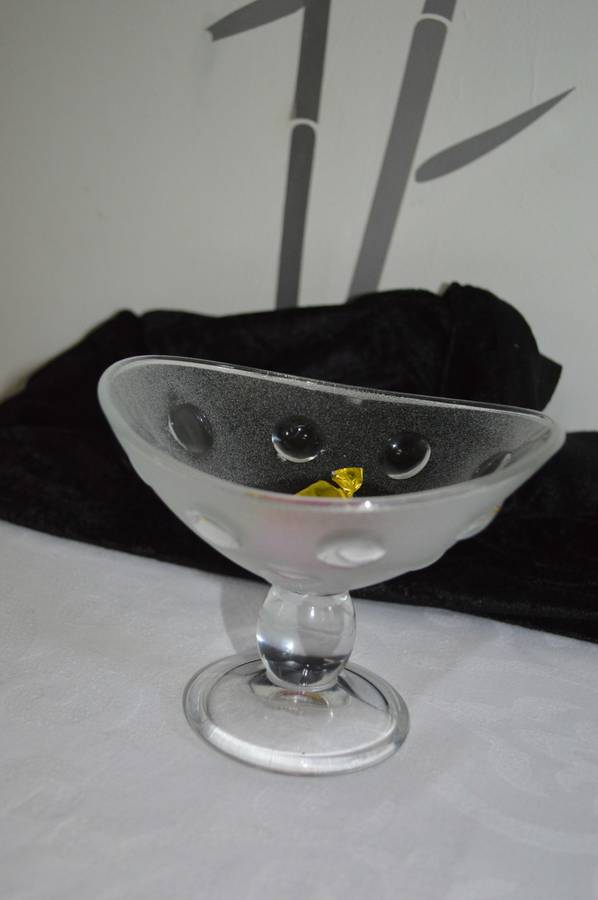 Stunning 60 style Italian frosted glass oversized ice cream dish