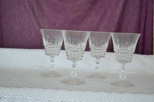 4 exquisite chrystal sherry glassed
