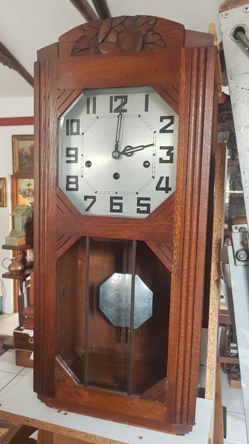 Beautiful Quarter hourly stricking wall clock
