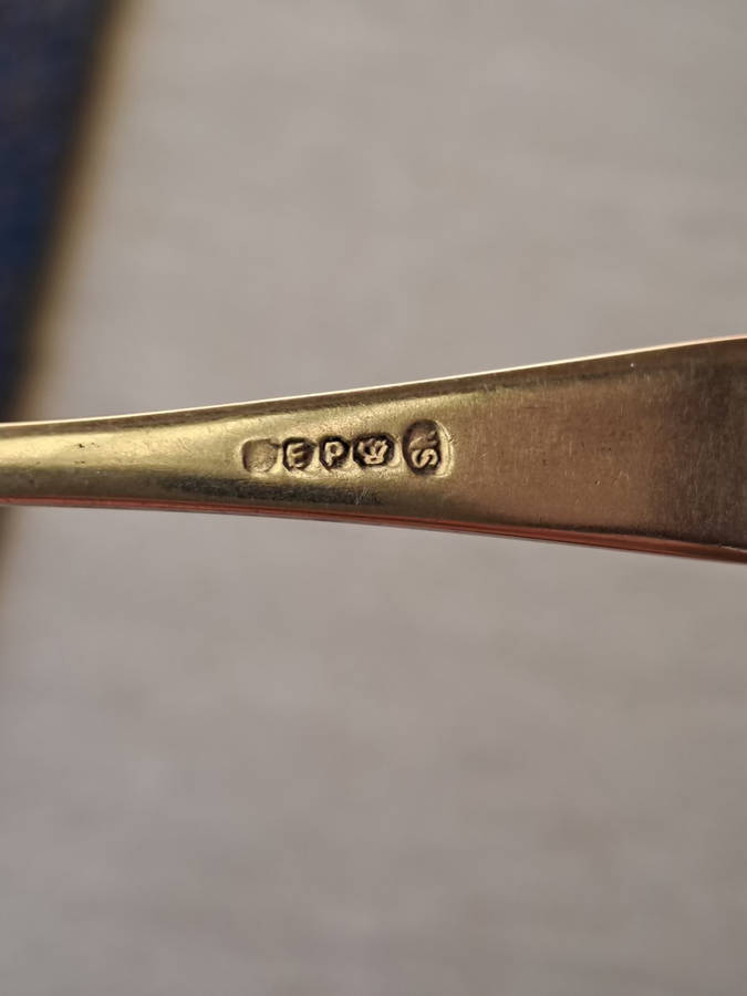 ^ hallmarked EP pickle forks very nice