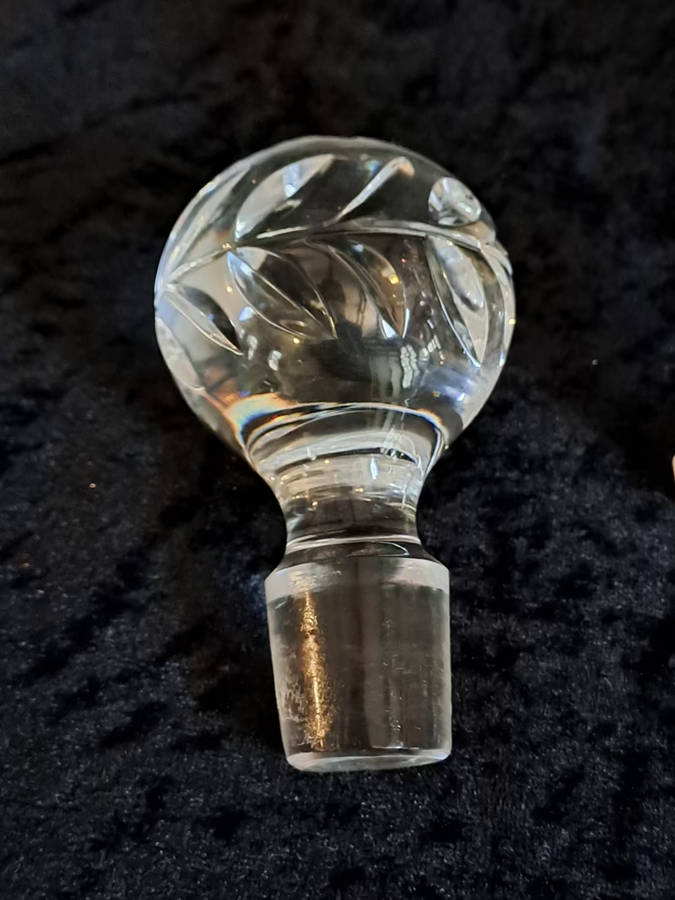 Beautiful square shape Rose cut with original stopper no damage lead crystal decanter