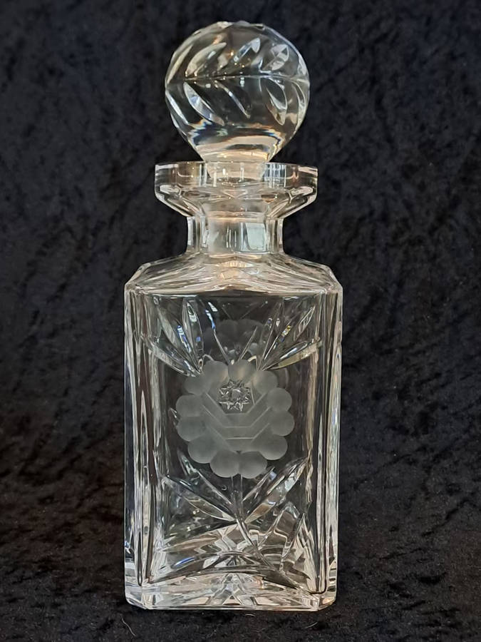 Beautiful square shape Rose cut with original stopper no damage lead crystal decanter