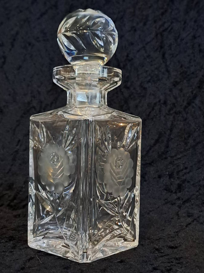 Beautiful square shape Rose cut with original stopper no damage lead crystal decanter