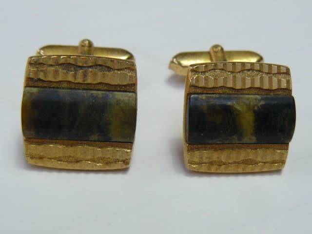 Vintage cuff links with semi precious stone greenish and tie clip