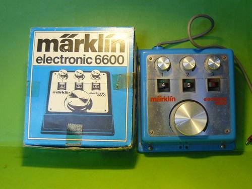MARKLIN HO  ELECTRONIC TRAIN CONTROLER 6600