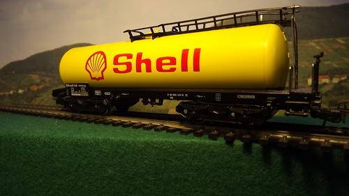 MARKLIN HO 4651 SHELL TANK CAR 16.4 CM LONG