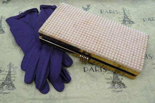 VINTAGE CLUTCH BAG AND GLOVES