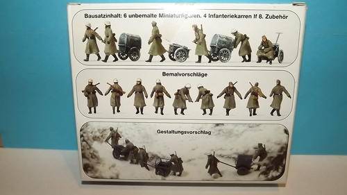 Preiser Military 16592 infantery riflemen walking in winter uniform