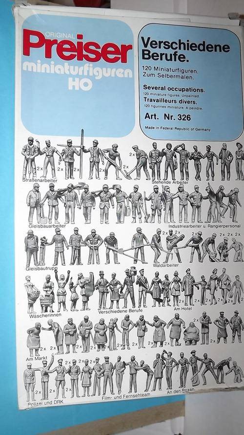 Preiser Ho 326 several occupations 120pce