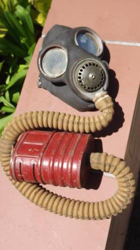 WW1/WW11 ? GAS MASK COMPLETE