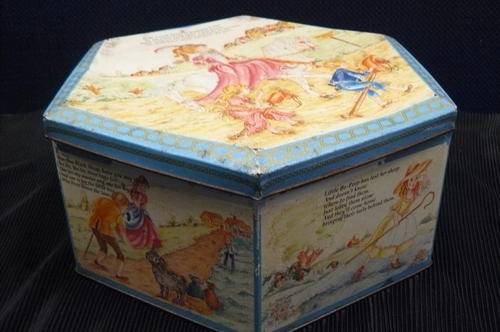 COLLECTABLE VINTAGE TIN WITH FAIRY TALES