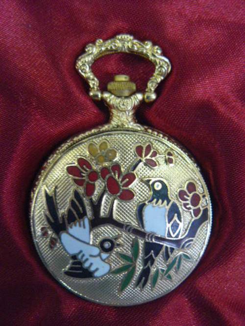 MAGPIE STYLE 1880,S A SYMBOL OF FUTURE HAPPINES QUARTZ