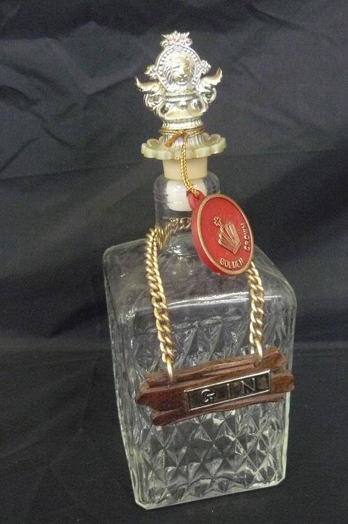 LOVELY GLASS DECANTER, INTERESTING STOPPER AND TAG GIN