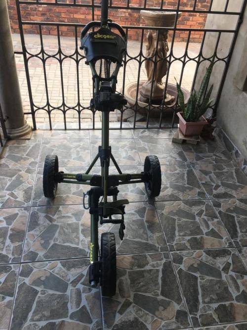 CLICGEAR PUSH CART.