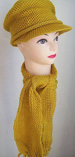 WOOLEN CAP AND SCARF