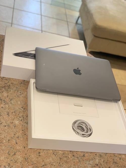 Macbook Pro 13-inch Retina Display - Intel Core i5 - 16GB RAM - 512GB SSD - Touchbar and Touch ID