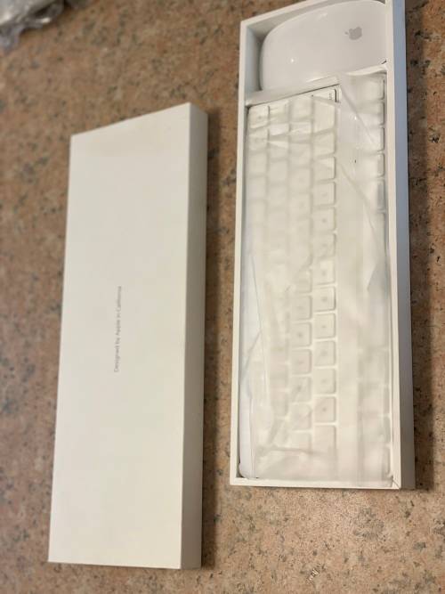 Apple Magic Mouse 2 & Keyboard 2 - Rechargeable ~ Like New ~ FREE Shipping