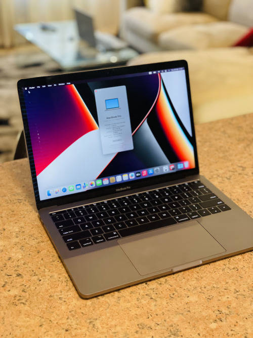 Apple Macbook Pro 13-inch 2017 Model Retina Display - Intel Core i5 - 8GB RAM - 128GB SSD - Preowned