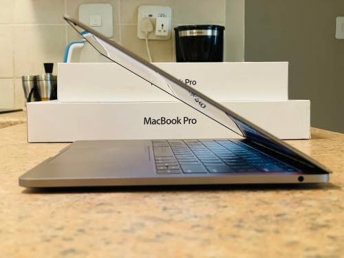 Apple Macbook Pro 13-inch 2017 Model Retina Display - Intel Core i5 - 8GB RAM - 128GB SSD - Preowned